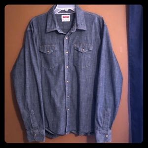 Wranglers Men’s Long Sleeved Jean Button Down 👕